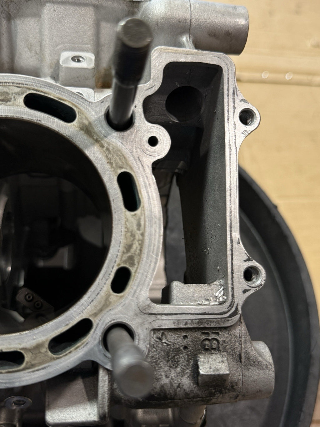 Aprilia RSV4 V4 1100 21+ OEM Engine Motor Crank Cases Case Block Crankcase 21-2510