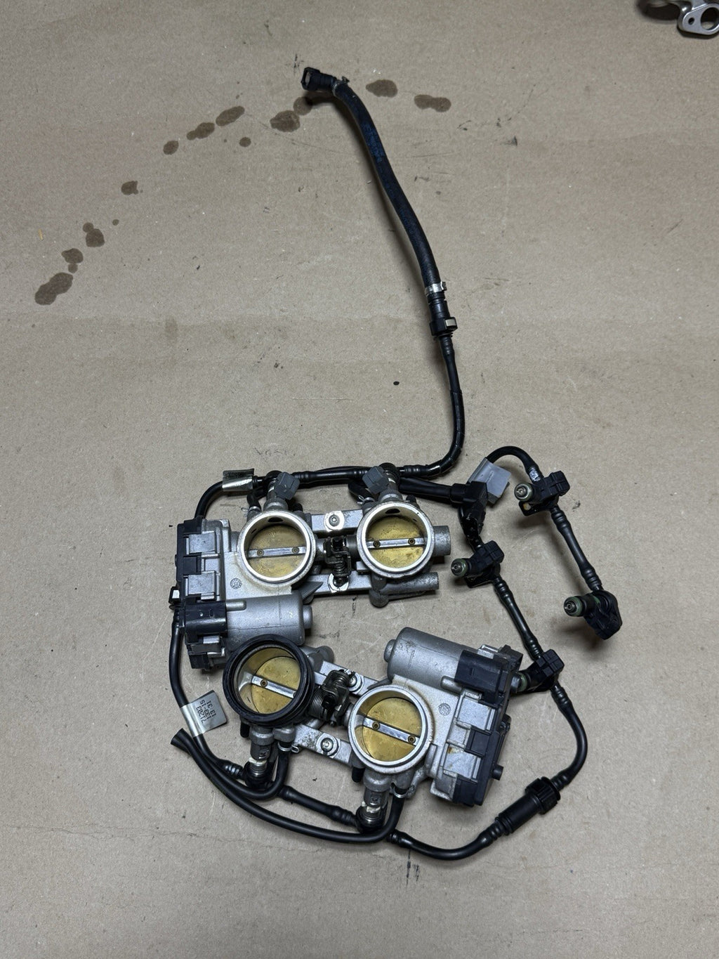 2015-2018 Aprilia RSV4 RF RR Factory OEM Throttle Bodies Fuel Injectors Assembly