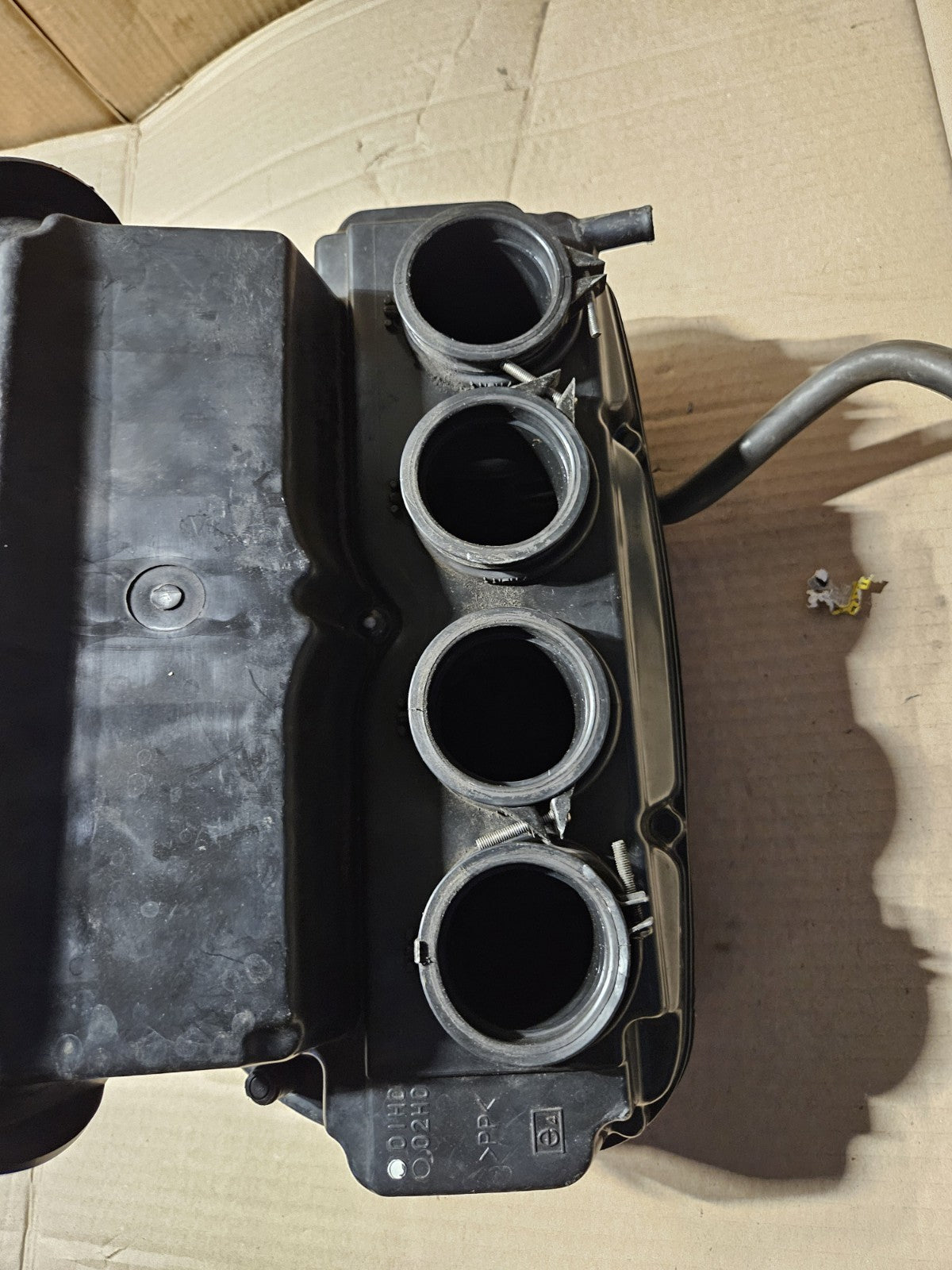 2006-2007 Suzuki GSXR600 GSX-R600 K6 K7 OEM Air Box Cleaner Housing 13700-01H0113