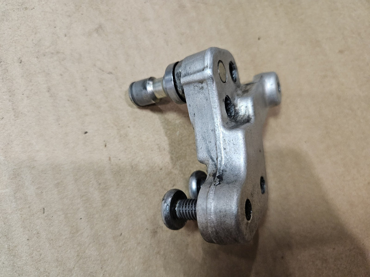 2006-2010 Suzuki GSXR600 GSXR750 OEM Gear Shift Lever Bracket Mount 25681-01H003