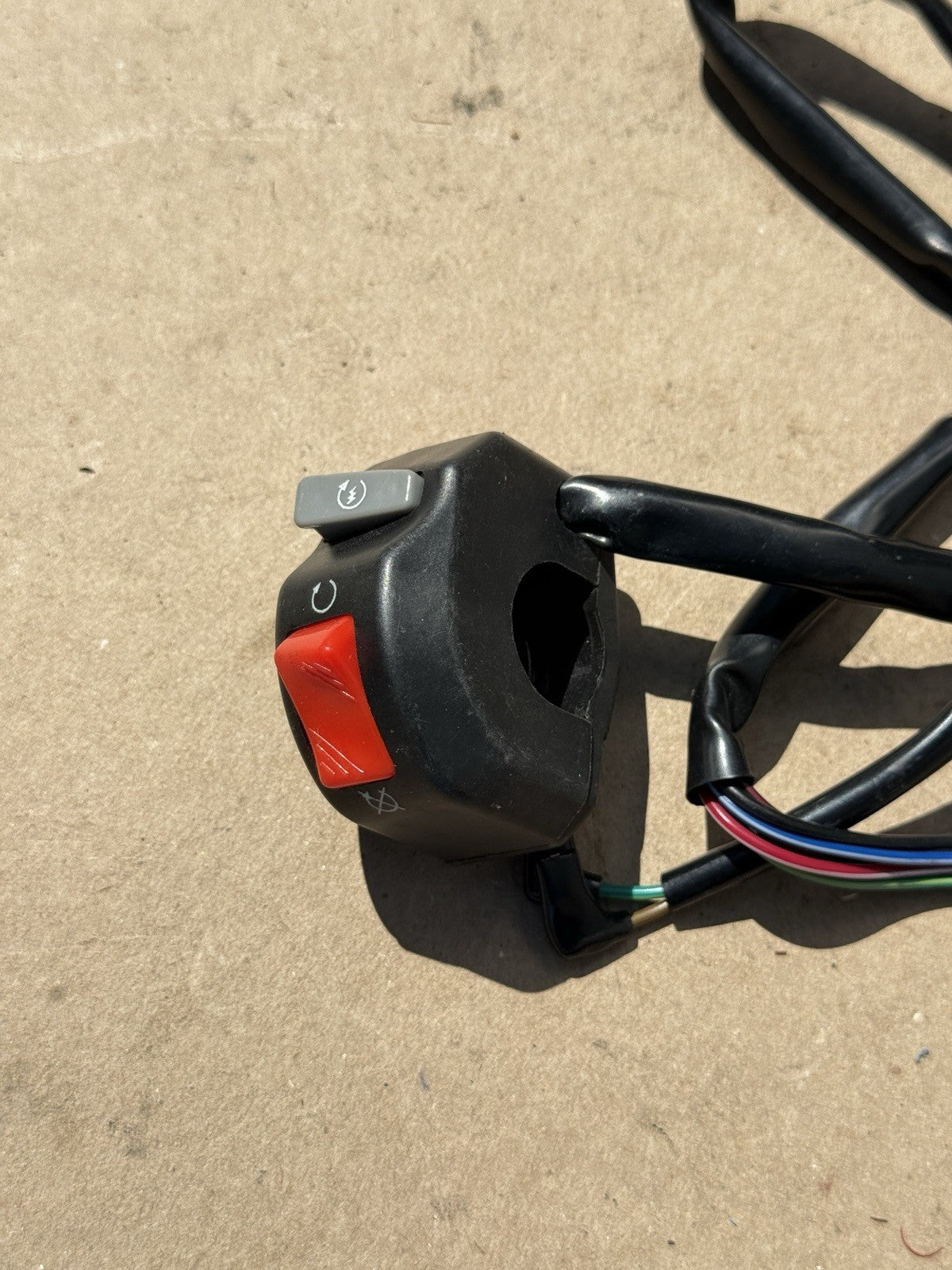 12-16 Suzuki GSXR1000 OEM Right Handlebar Switch Start Stop Kill Switch