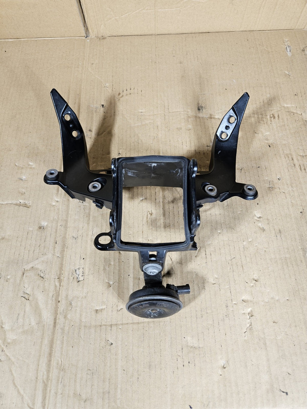 2012 BMW S1000RR OEM Front Fairing Stay Upper Bracket with Horn Used7