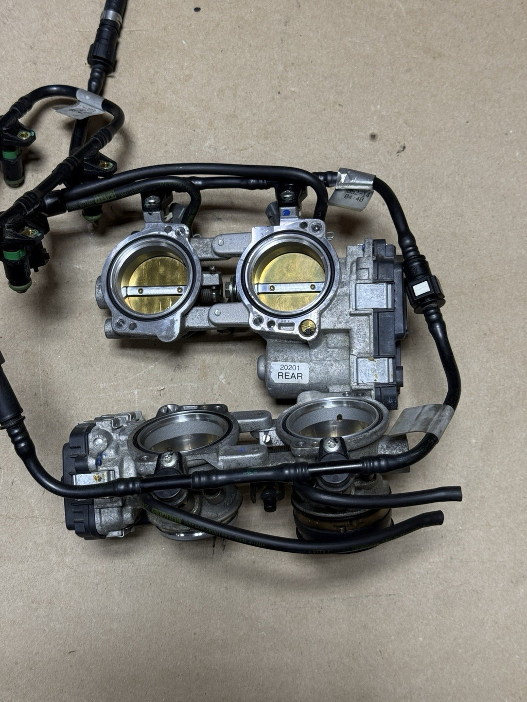 2015-2018 Aprilia RSV4 RF RR Factory OEM Throttle Bodies Fuel Injectors Assembly
