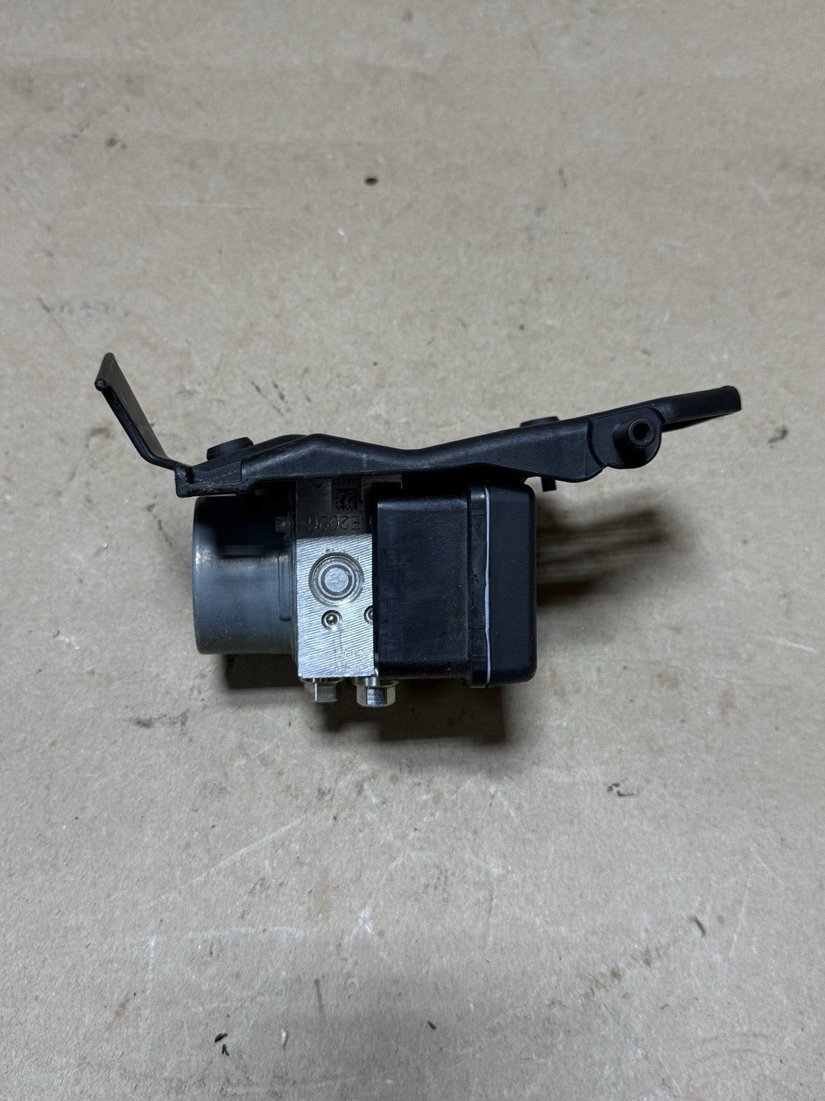 15-18 Aprilia Tuono 1100 RSV4 OEM ABS Brake Servo Control Unit 2D00265