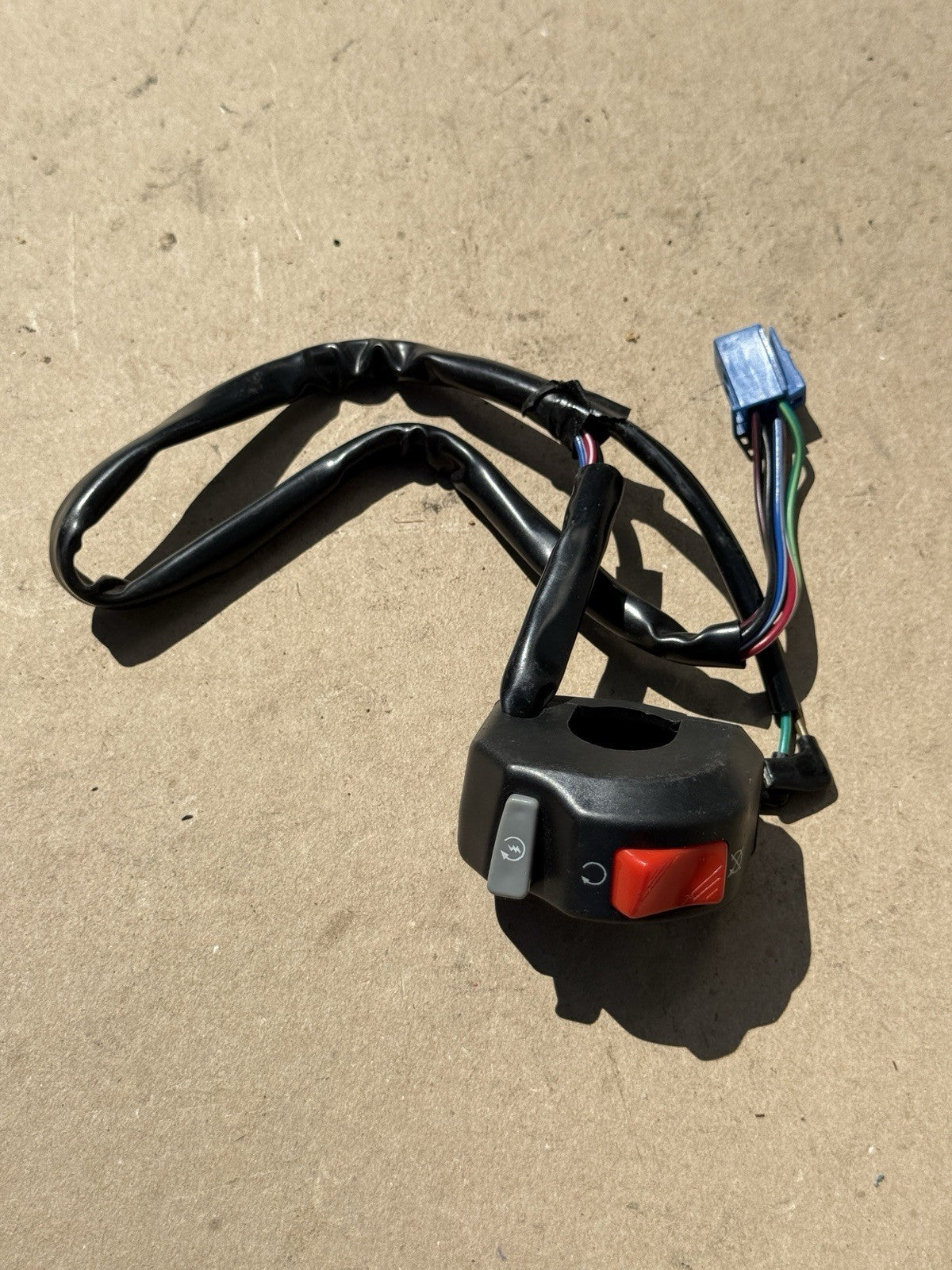 12-16 Suzuki GSXR1000 OEM Right Handlebar Switch Start Stop Kill Switch