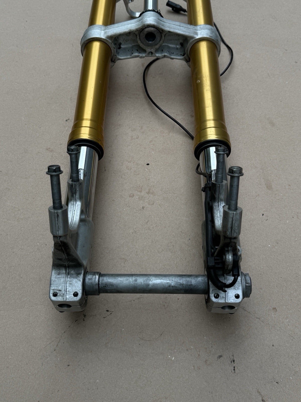 15-19 Aprilia RSV4 1000 OEM Front Forks Suspension Triple Tree Set Straight