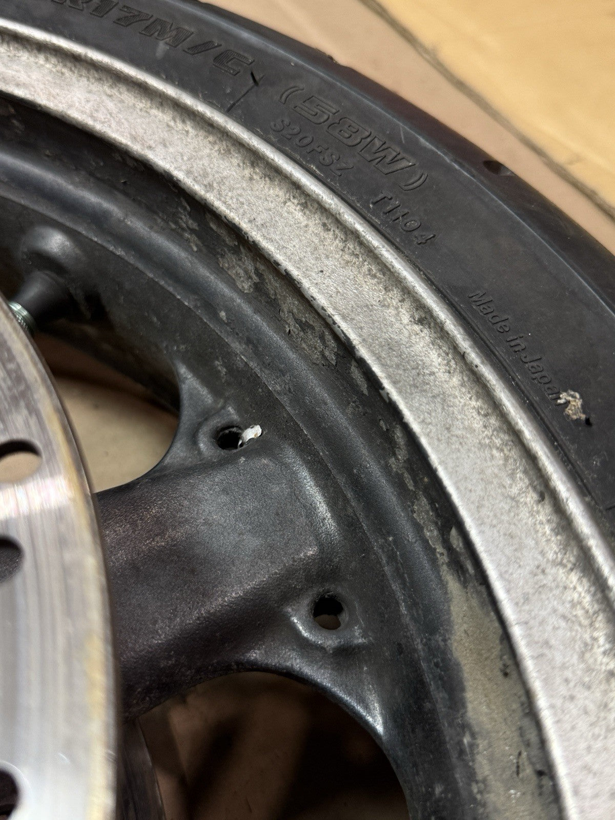 98-02 Kawasaki Ninja ZX6R ZX600 00-03 ZX9R OEM Front Wheel Rim 17x3.5 41073-16332