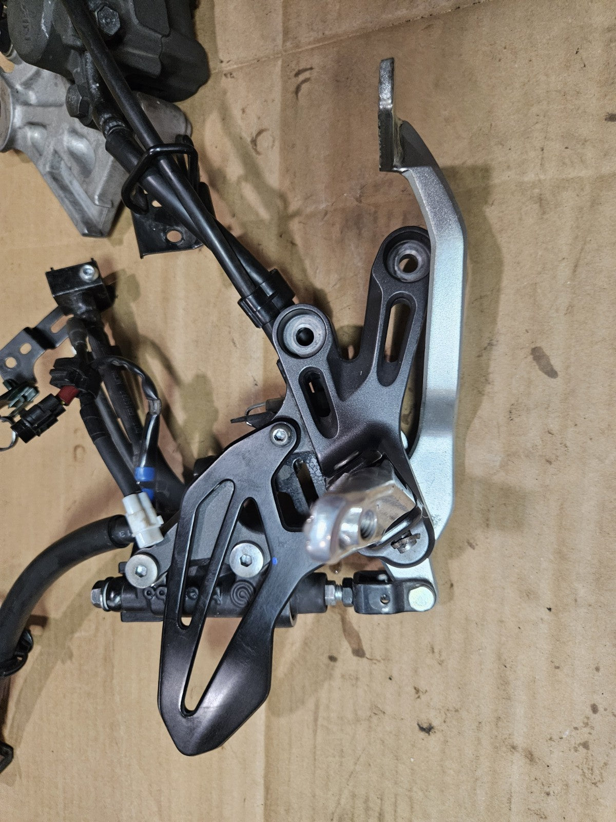 Yamaha YZF R7 OEM Rear Brake Caliper Rearset Pedal Lever Bracket 2022-20252