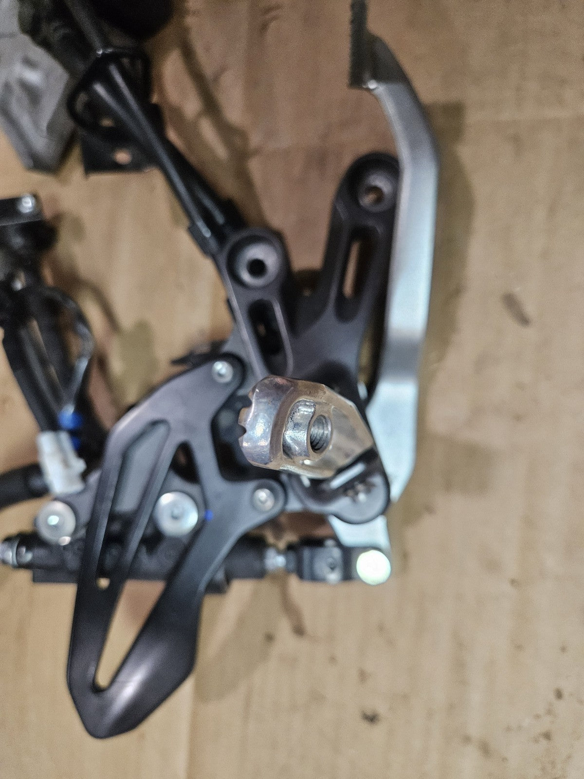 Yamaha YZF R7 OEM Rear Brake Caliper Rearset Pedal Lever Bracket 2022-20256