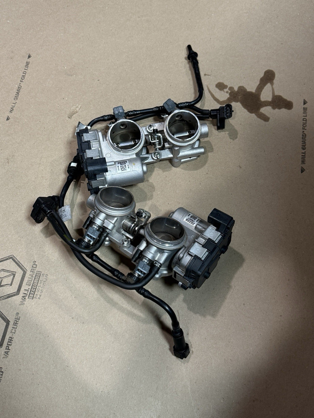 Aprilia RSV4 1100 Factory 21+ Front Rear Throttle Bodies Body Fuel Injectors