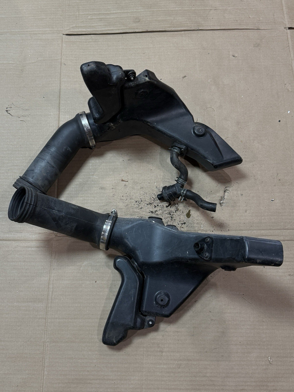 1998-1999 Kawasaki Ninja ZX6R ZX600G OEM Ram Air Intake Ducts LH RH 14073-17320