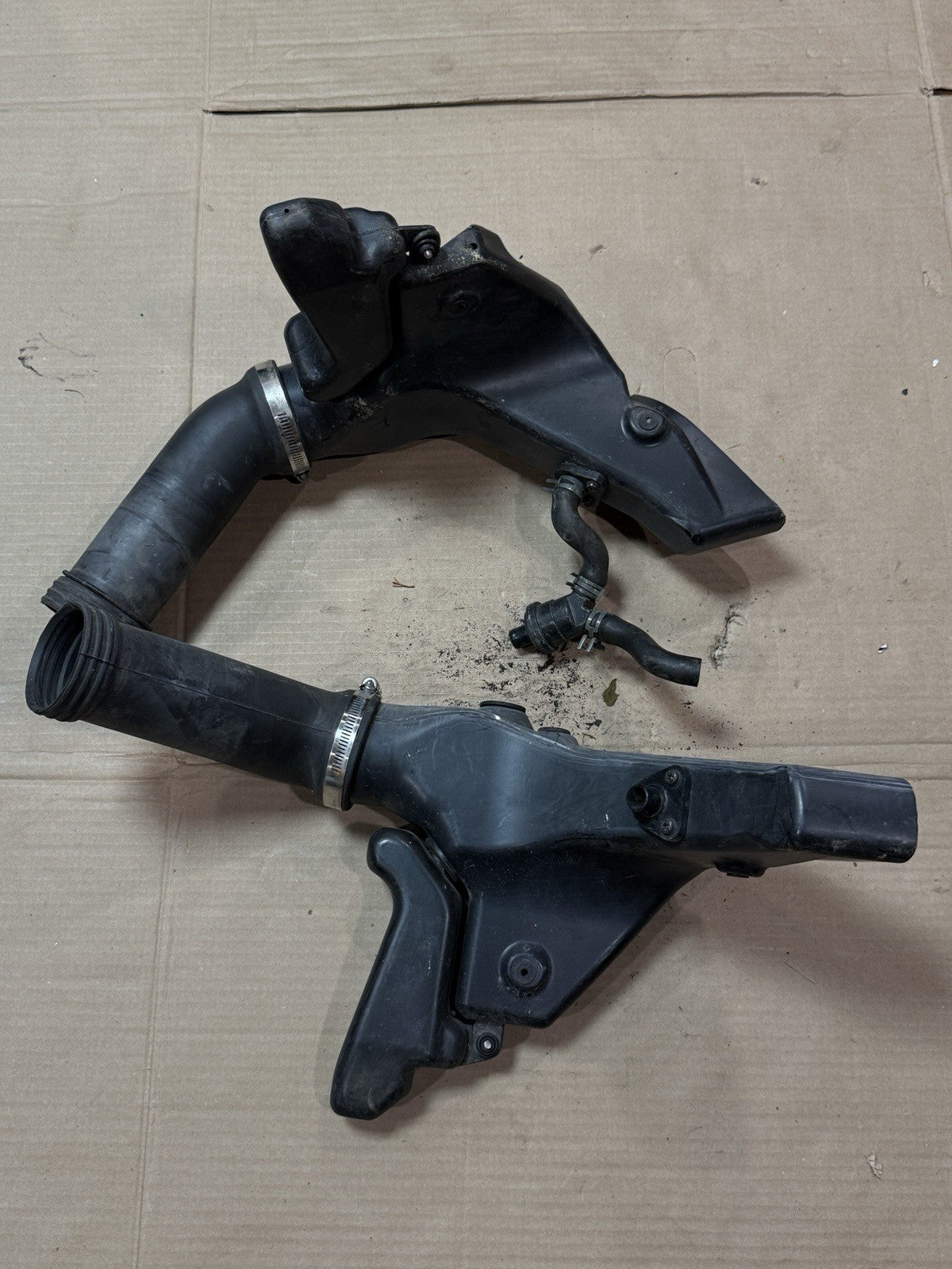 1998-1999 Kawasaki Ninja ZX6R ZX600G OEM Ram Air Intake Ducts LH RH 14073-17320
