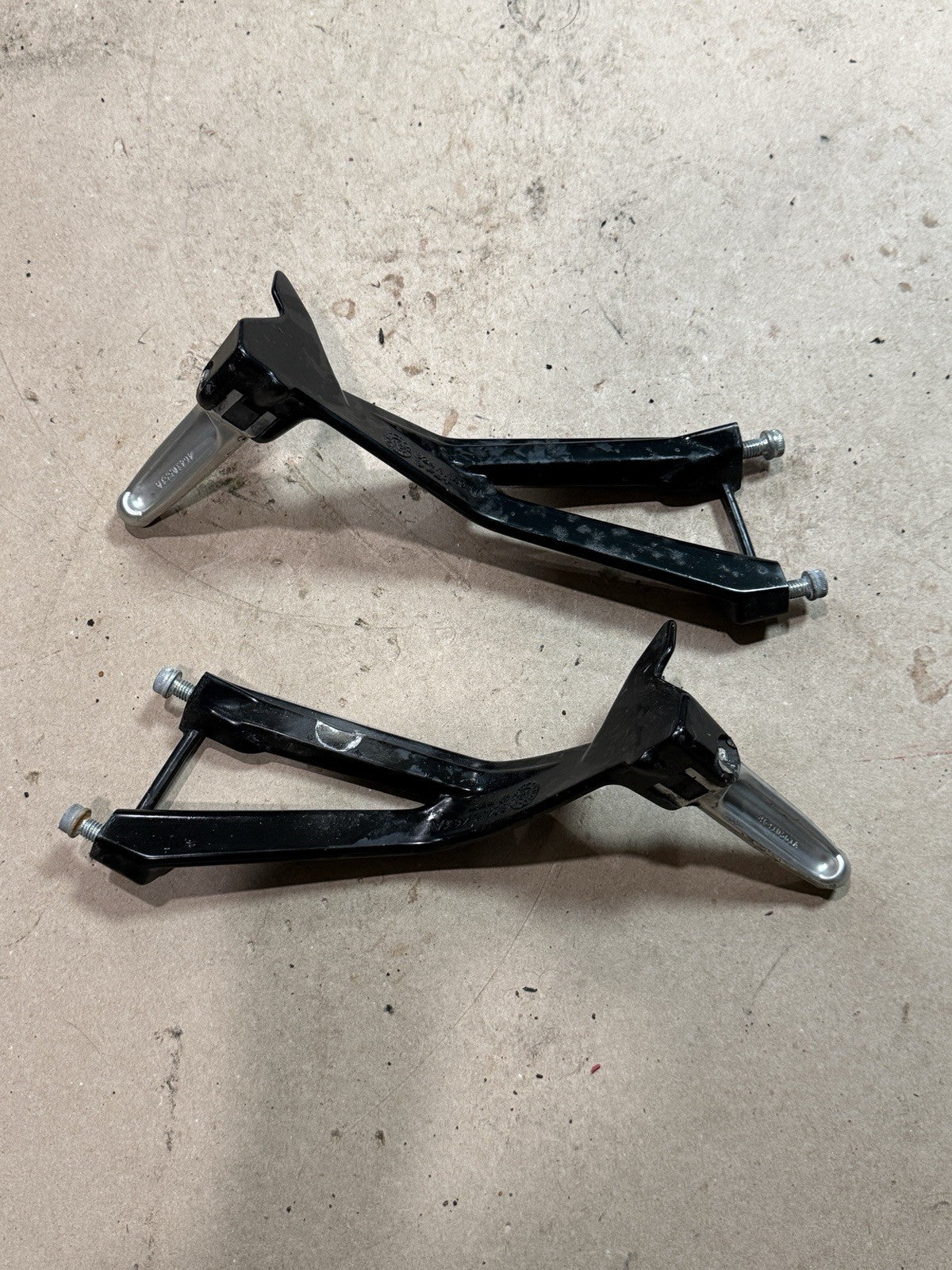 2008-2013 Ducati 848 EVO OEM Rear Passenger Foot Peg Brackets Footrest Hangers4