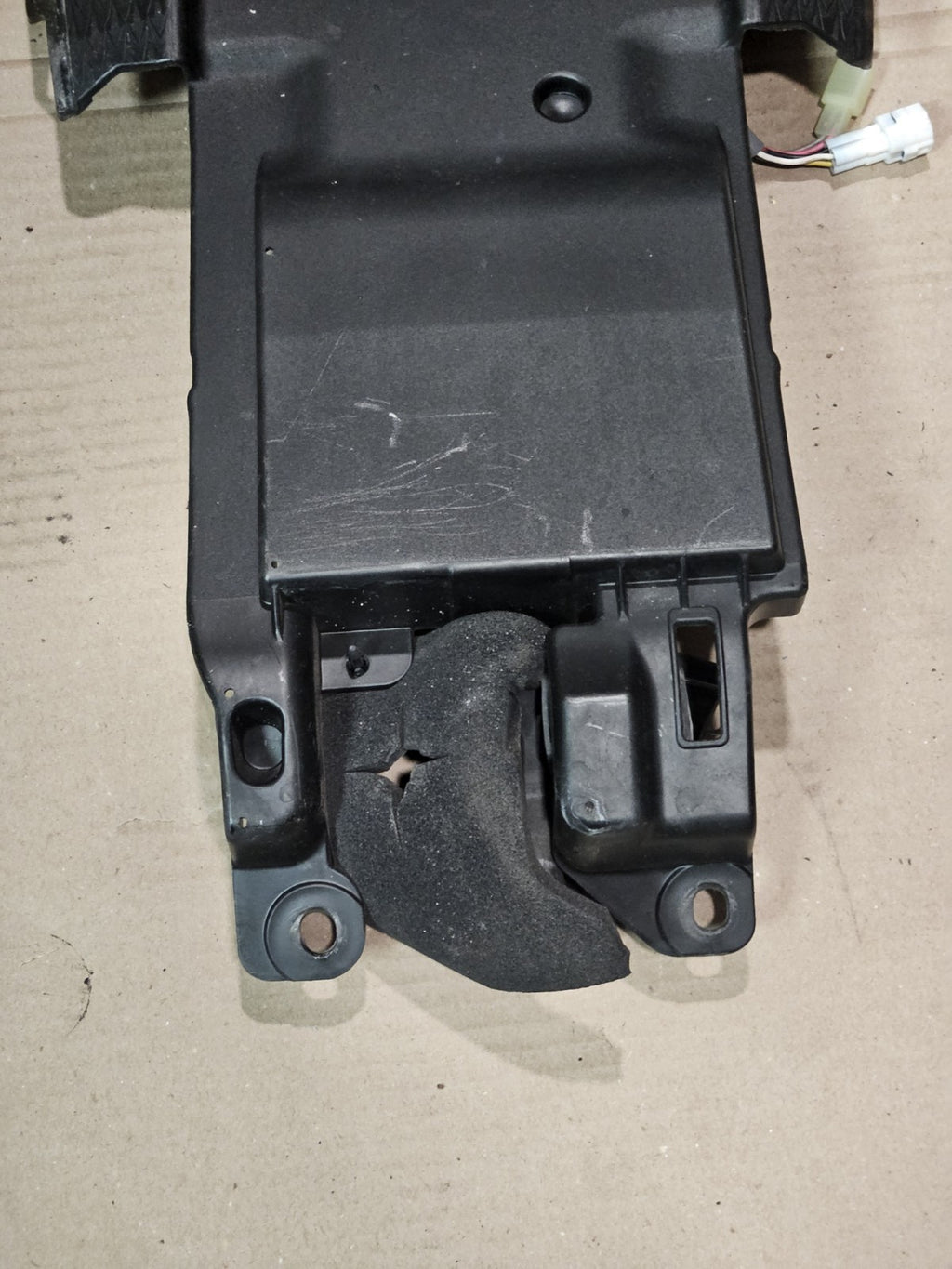 13-18 Kawasaki Ninja ZX6R 636 OEM Battery Tray Under Tail Section Fairing Cover