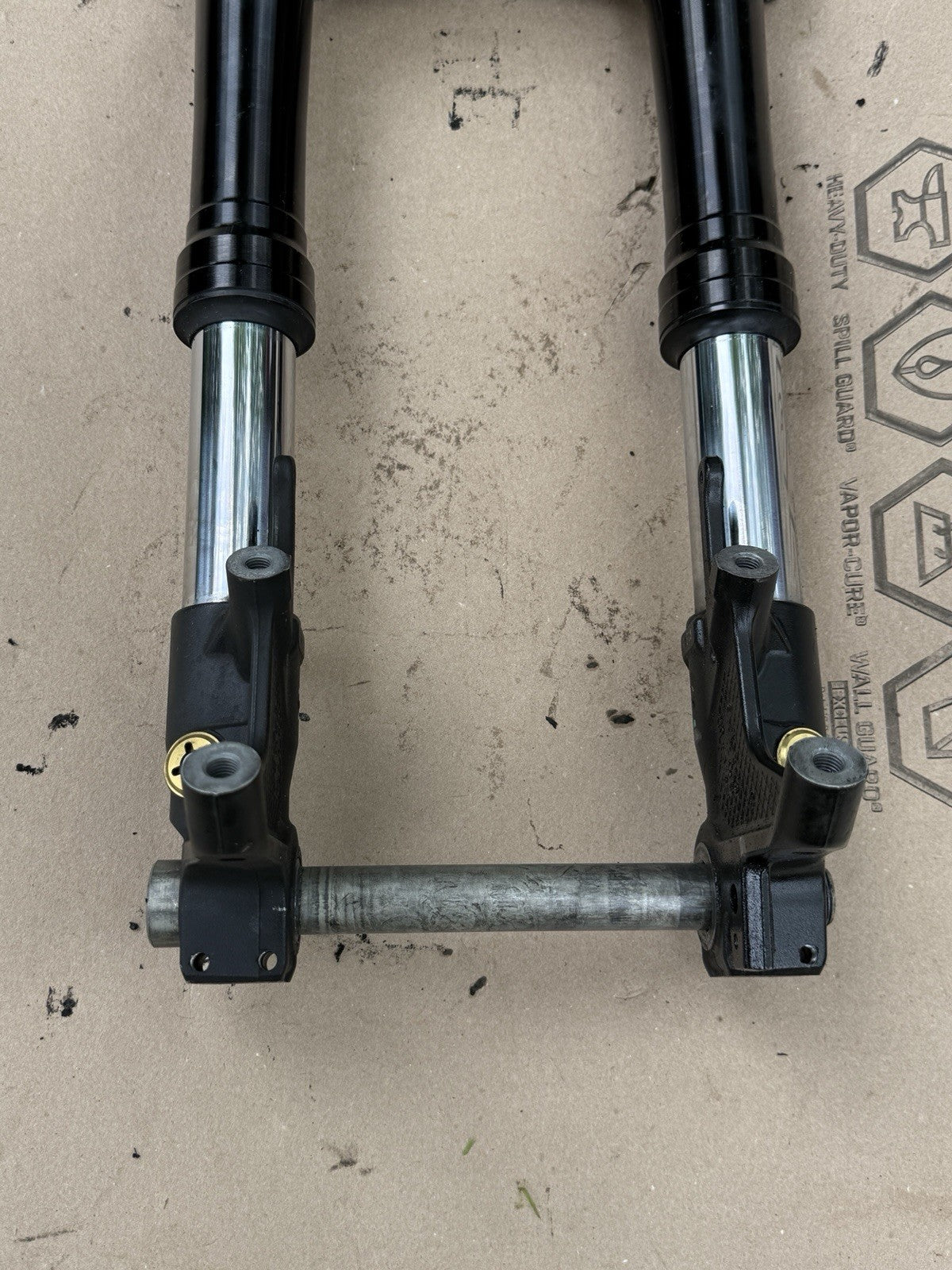 2017-2025 Suzuki GSXR1000 GSX-R 1000 OEM Front End Forks Triple Tree Clamp Lower