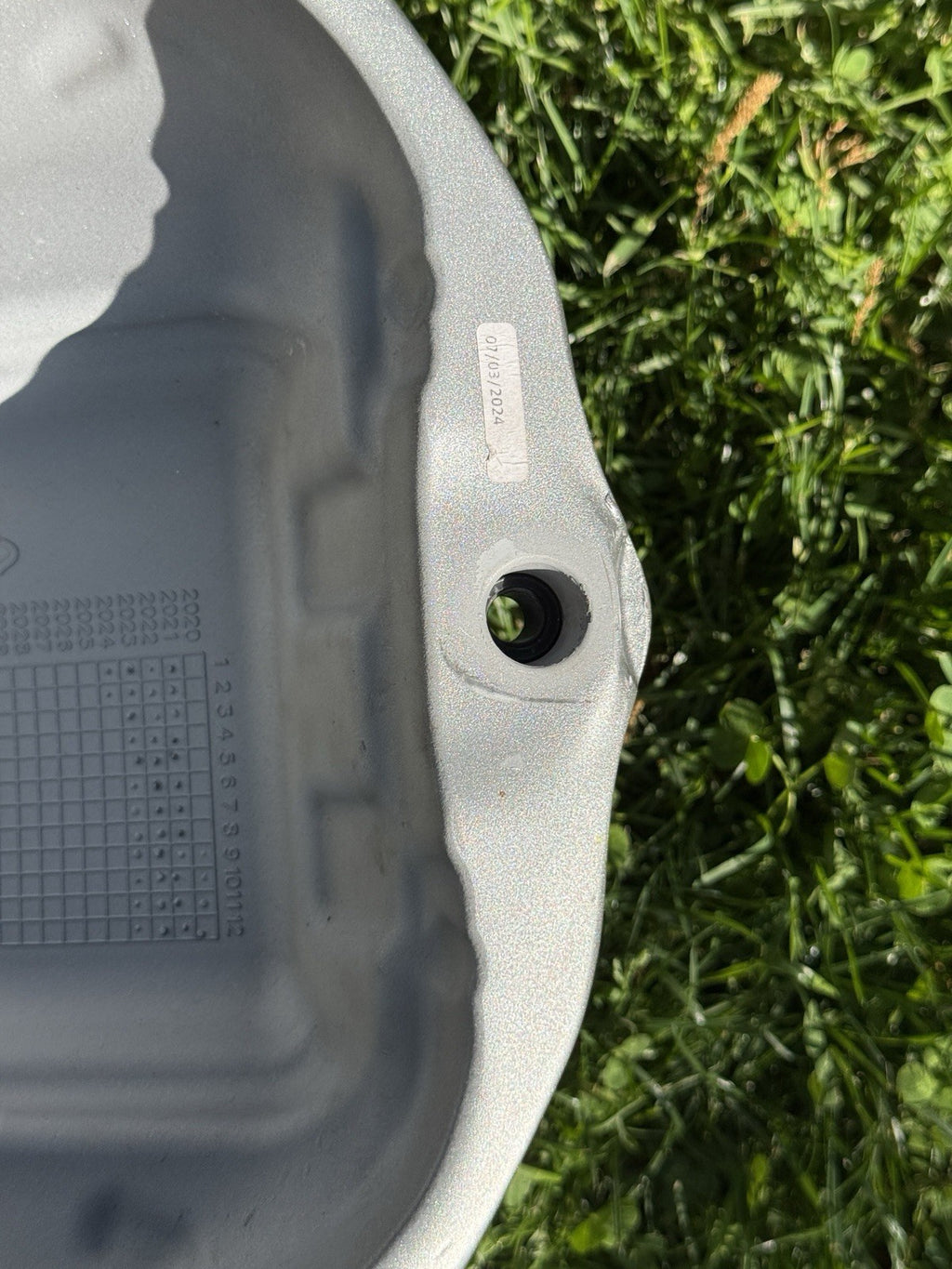 19-24 APRILIA RSV4 1100 OEM GAS TANK FUEL CELL PETROL RESERVOIR Gray Silver