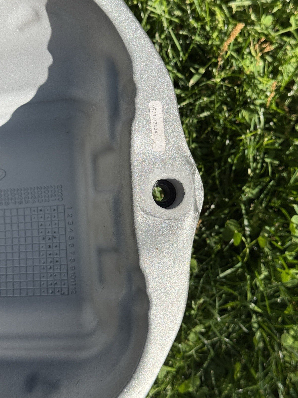 19-24 APRILIA RSV4 1100 OEM GAS TANK FUEL CELL PETROL RESERVOIR Gray Silver