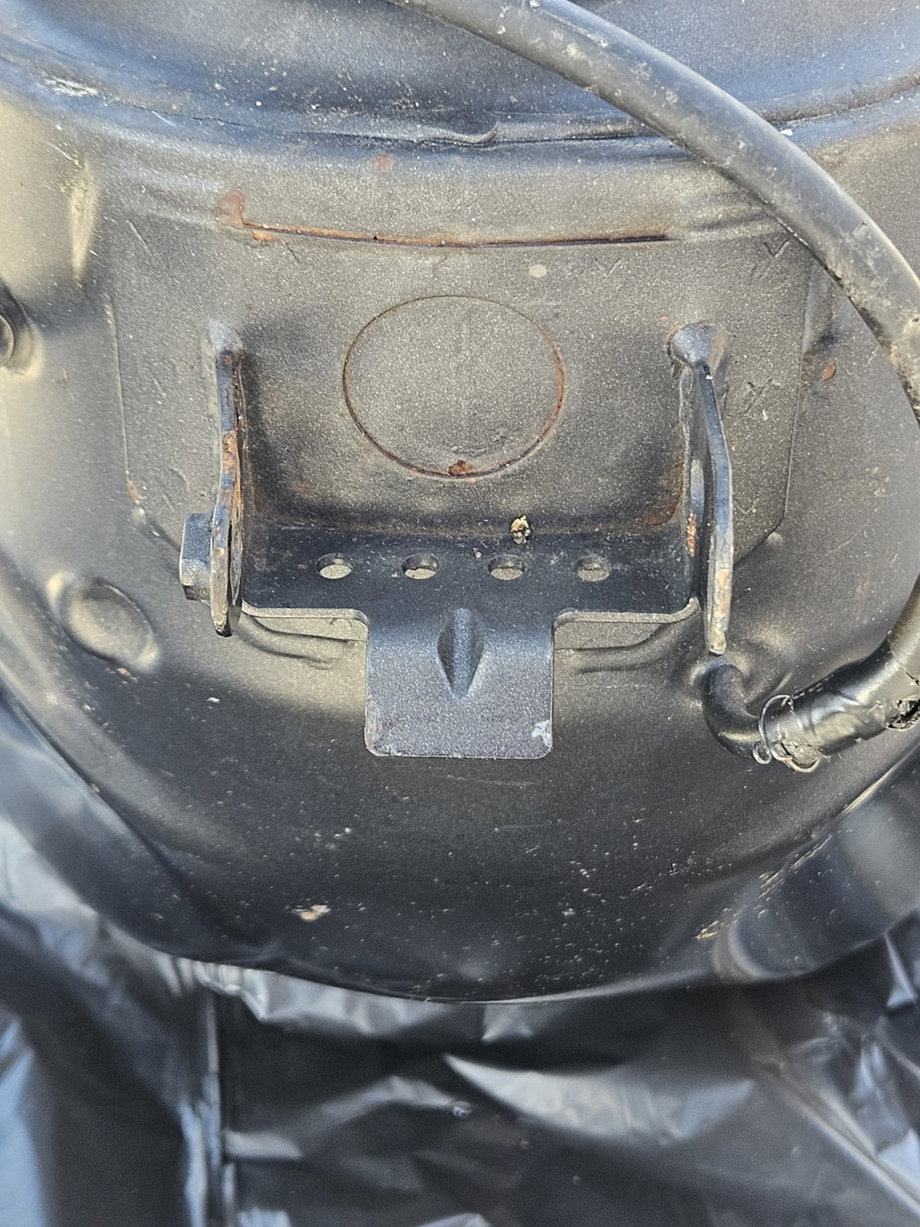 13-18 2015 Kawasaki ZX6R 636 OEM Gas Fuel Tank Petrol Reservoir Damaged