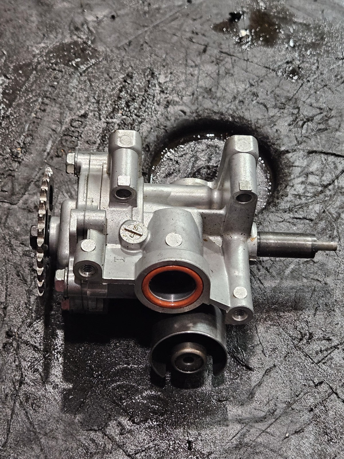 17-25 Suzuki GSXR1000 OEM Engine Oil Pump Drive Chain Gear Sprocket Assembly2