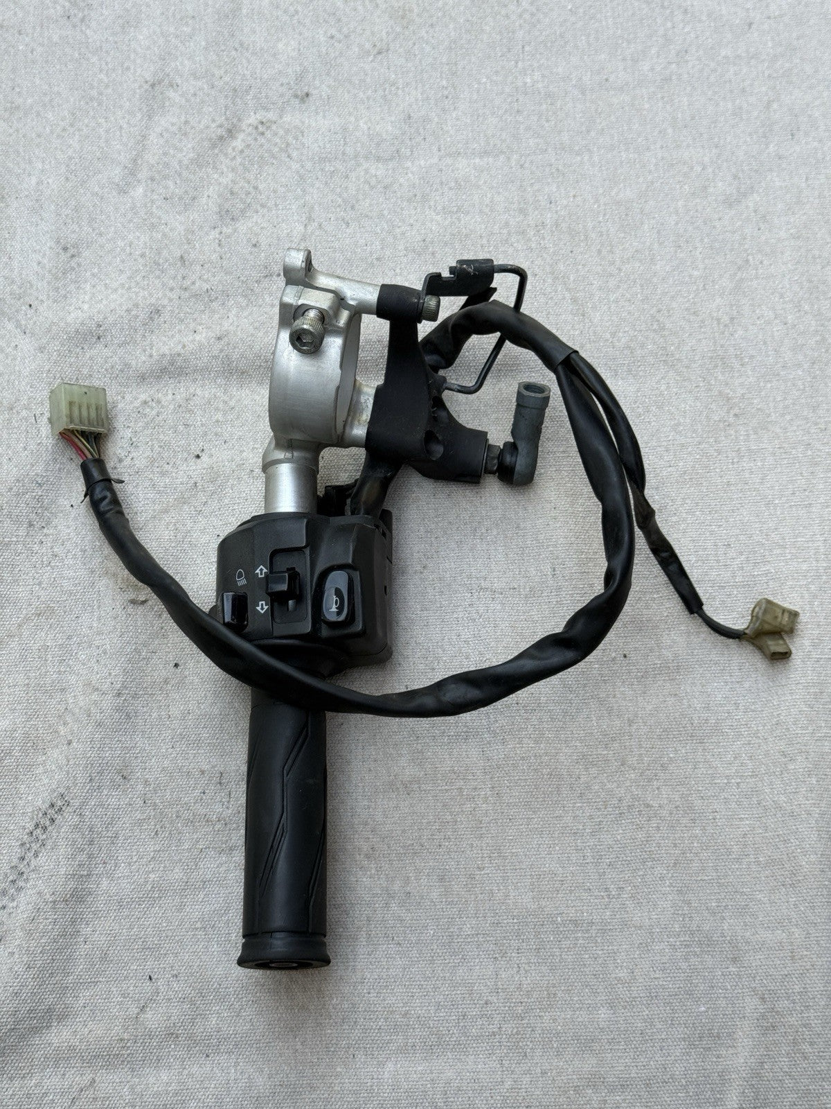 2007-2008 Yamaha YZF-R1 R1 OEM Left Clip-On Handle Bar Clutch Perch Lever 4C82