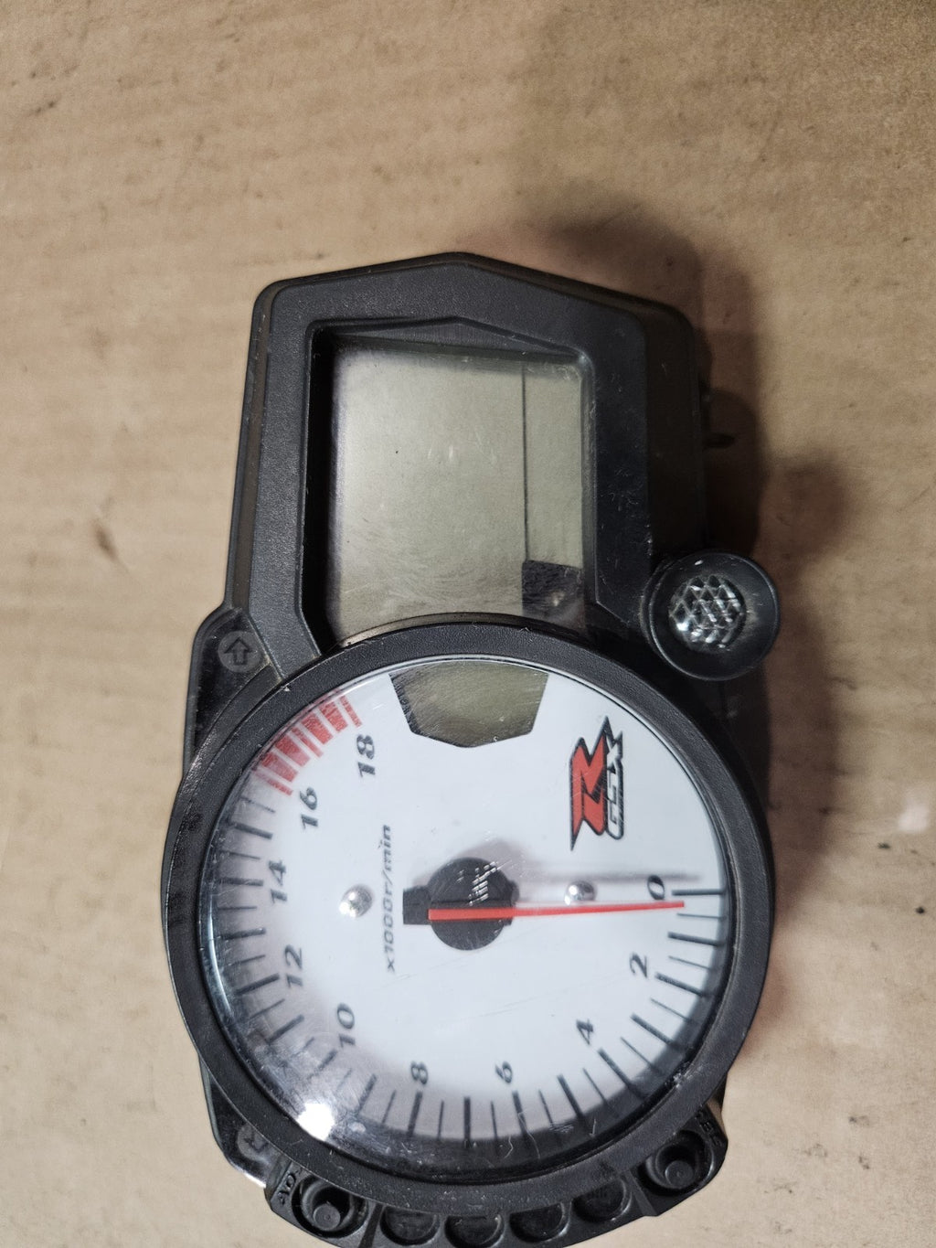 06-09 SUZUKI GSXR 600 750 OEM SPEEDO TACH GAUGES DISPLAY CLUSTER SPEEDOMETER1