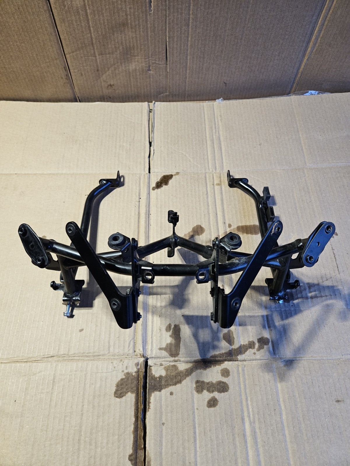 17-19 Kawasaki Ninja 650 EX650 ABS KRT OEM Upper Fairing Stay Bracket 39137-06671