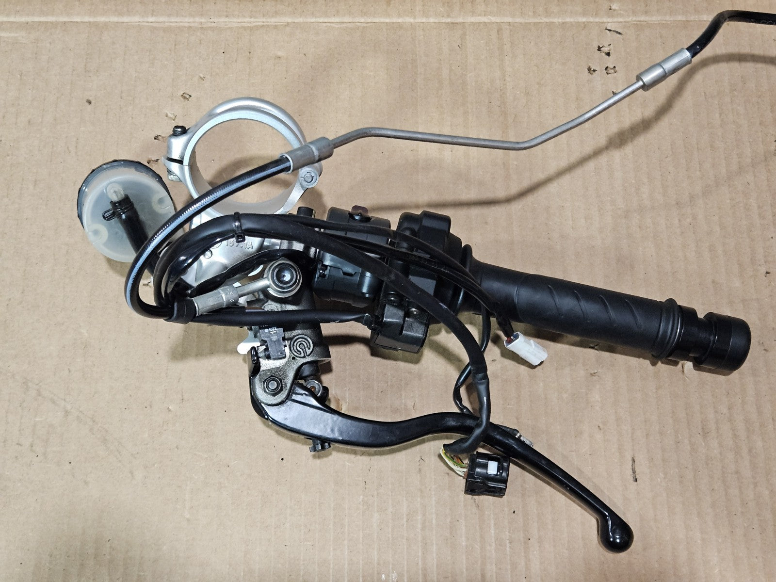 15-19 2015 Ducati 1299 OEM Left Handlebar Controls Clutch Switch Throttle Bar