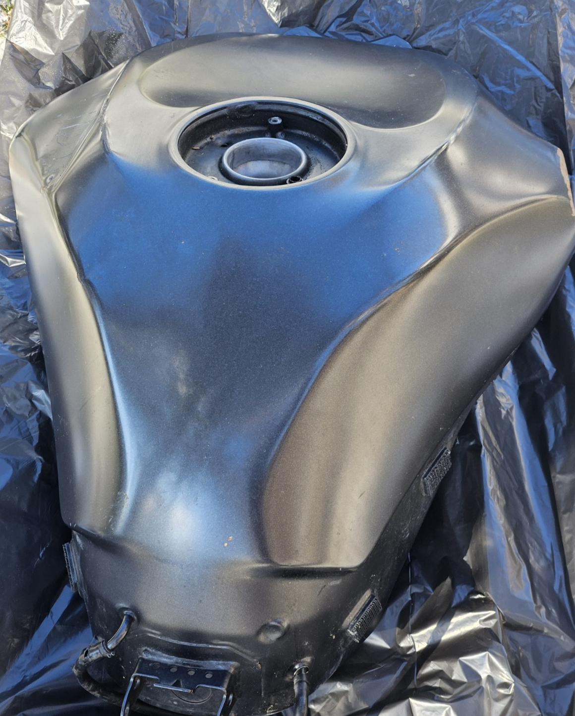 13-18 2015 Kawasaki ZX6R 636 OEM Gas Fuel Tank Petrol Reservoir Damaged