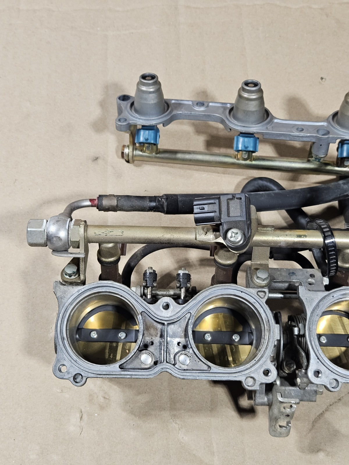 2006-2007 Honda CBR1000RR Fireblade OEM Throttle Bodies Injectors 16401-MEL-A211