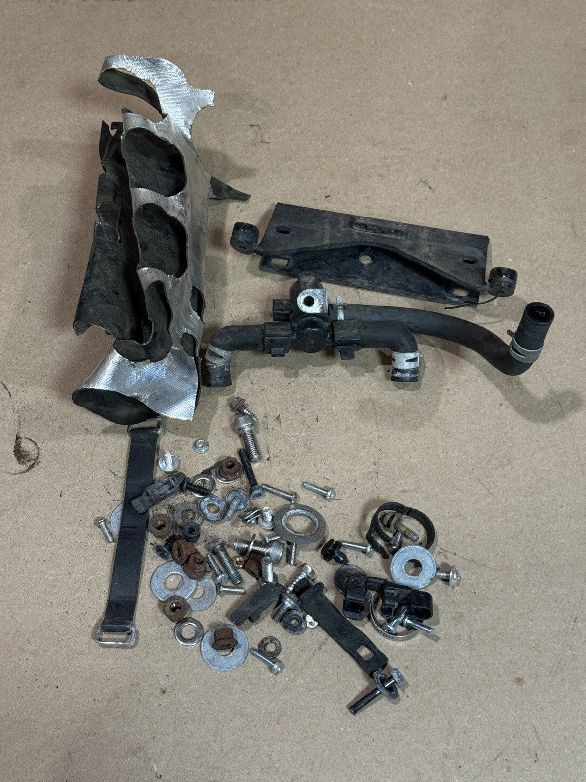 08-16 Yamaha YZF-R6 R6 OEM Engine Frame Hardware Bolts Nuts Screws Fastener Kit6