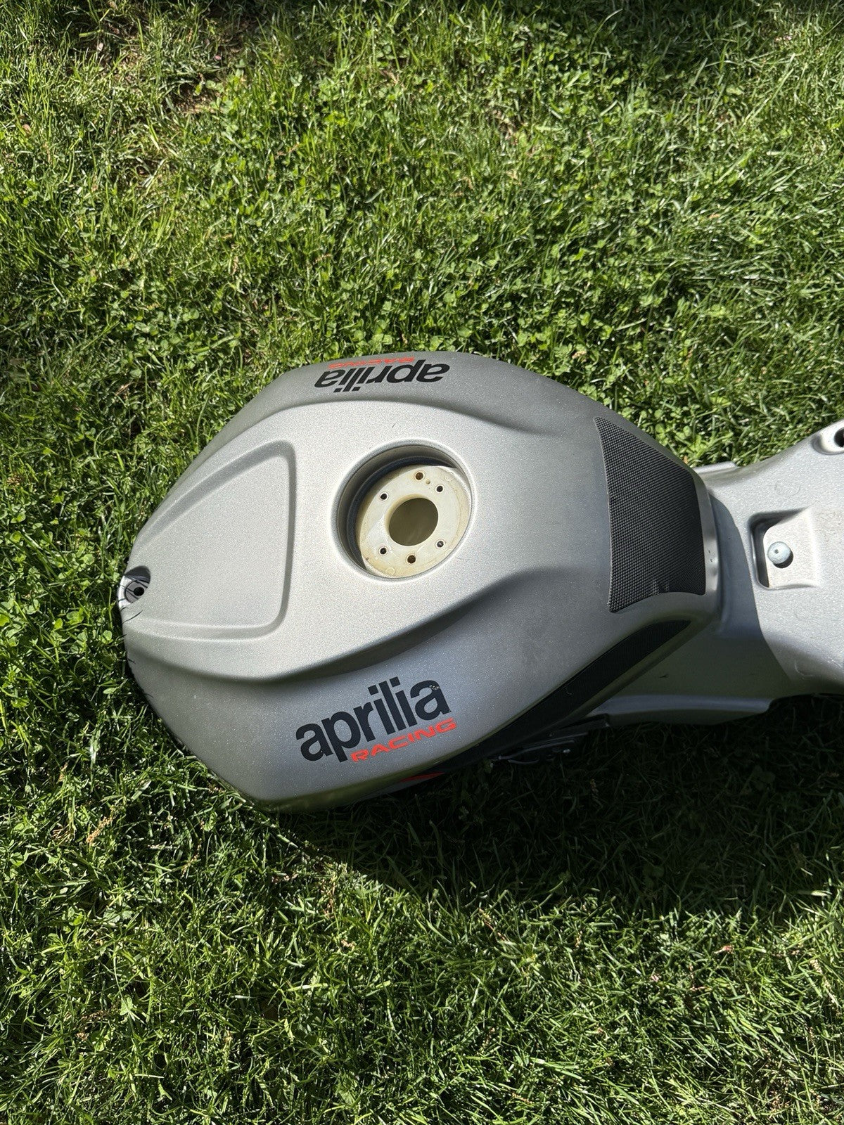 19-24 APRILIA RSV4 1100 OEM GAS TANK FUEL CELL PETROL RESERVOIR Gray Silver