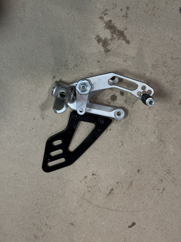 21-24 Aprilia RSV4 1100 OEM Left Front Foot Peg Footpeg Shifter Assembly Genuine