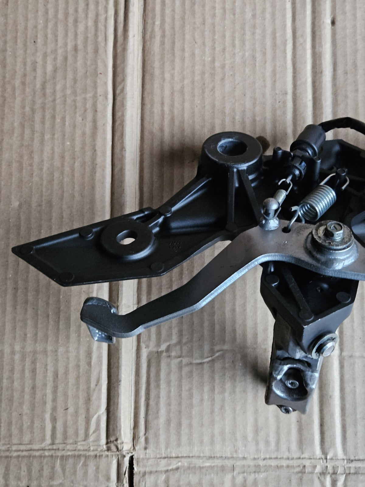 17-19 Kawasaki Ninja 650 Z650 OEM Right Rearset Rear Set Driver Foot Peg Bracket11