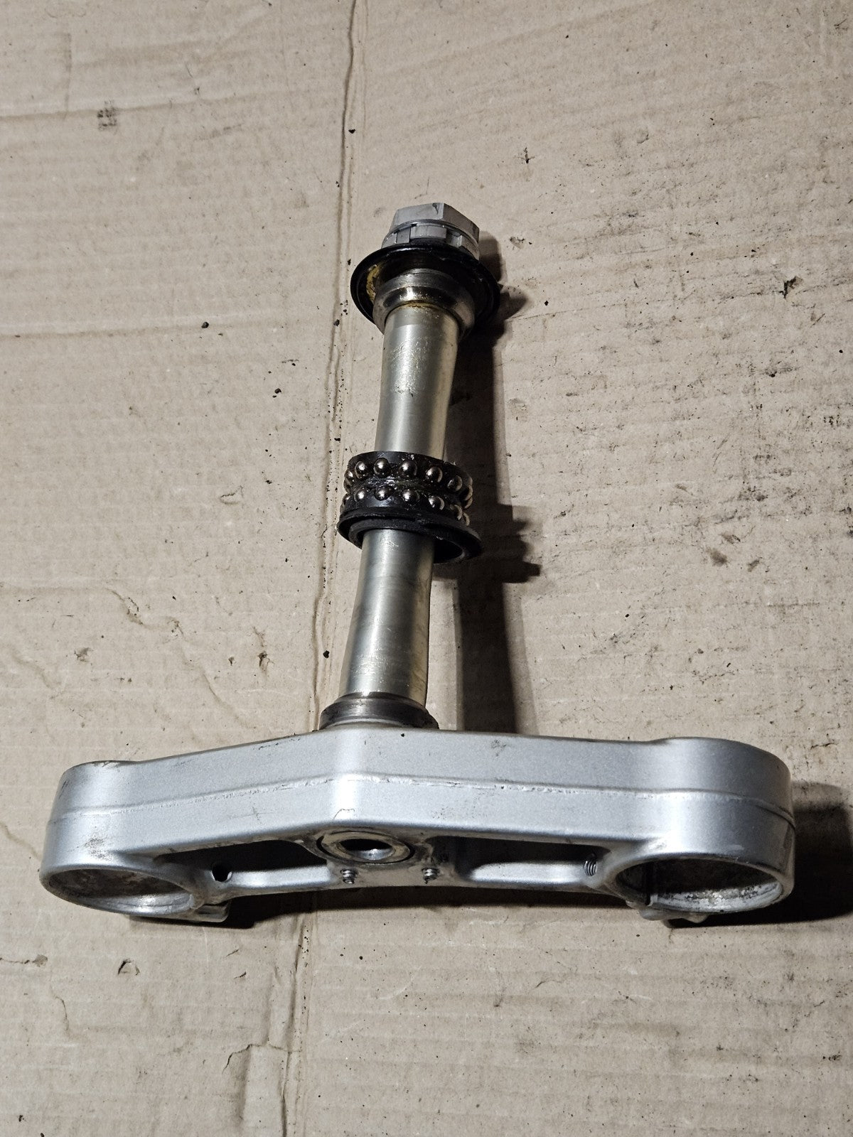 08-16 Yamaha YZFR6 YZF R6R OEM Lower Triple Tree Steering Stem Forks Clamp READ15