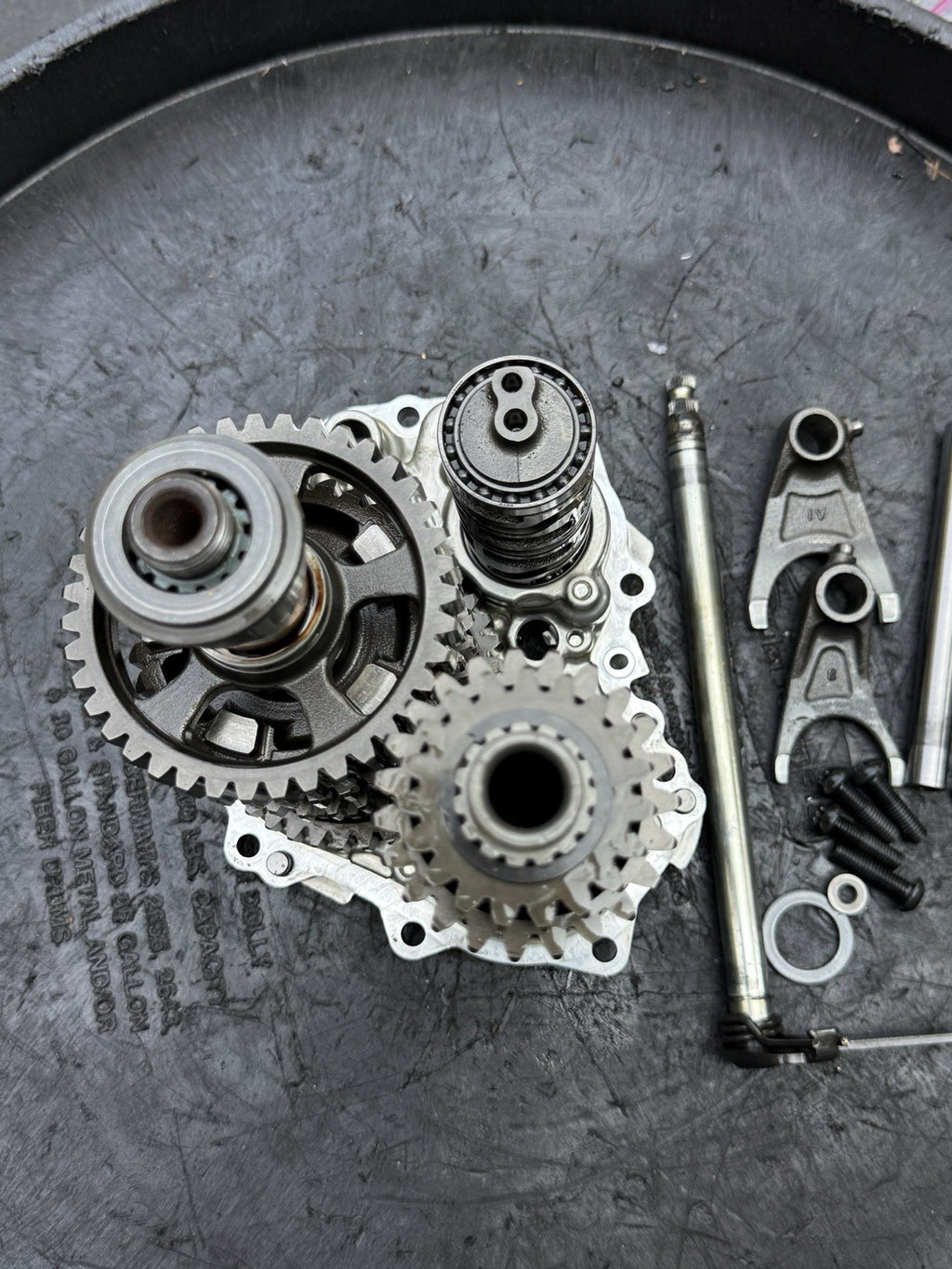 2012-2015 Kawasaki Ninja ZX10R ZX1000 OEM Transmission Gearbox Gears 13127-063620