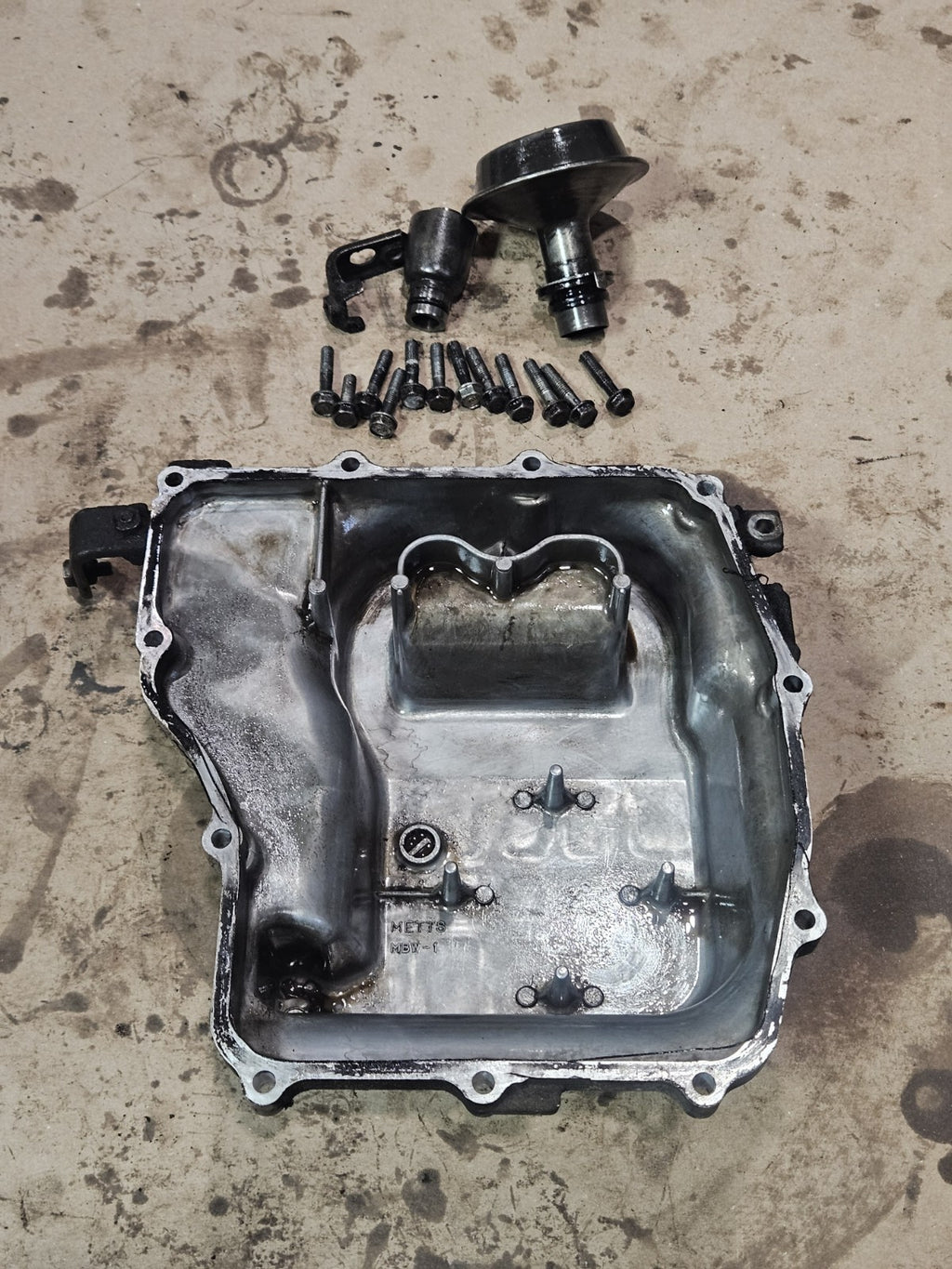01-03 2002 Honda CBR600 F4i Oil Pan Sump Engine Belly Cover Lower Motor Drain