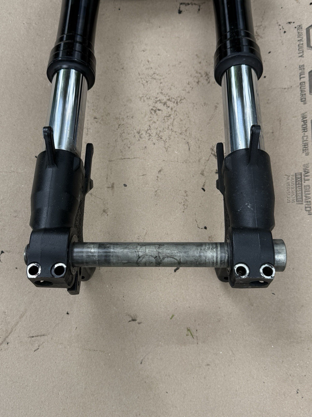 2017-2025 Suzuki GSXR1000 GSX-R 1000 OEM Front End Forks Triple Tree Clamp Lower
