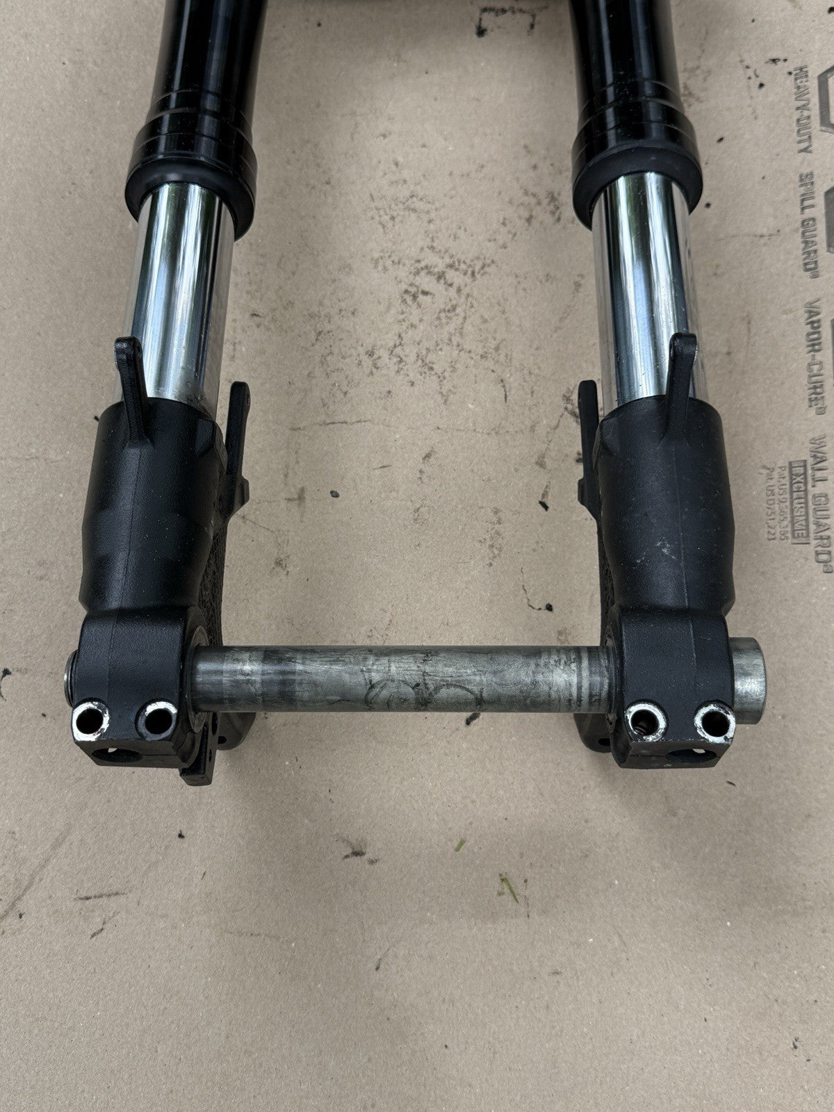 2017-2025 Suzuki GSXR1000 GSX-R 1000 OEM Front End Forks Triple Tree Clamp Lower