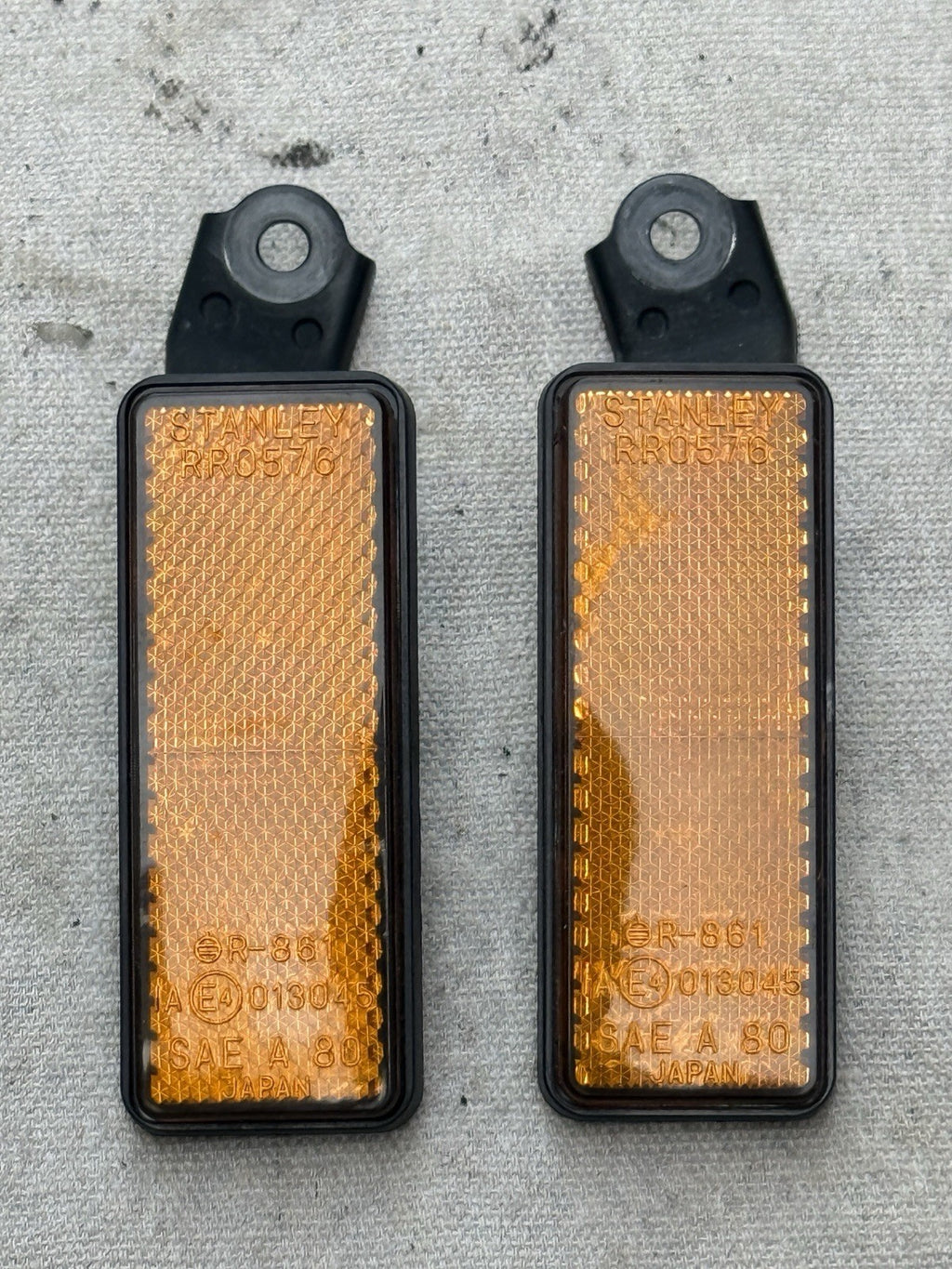 2007-2008 Yamaha YZF-R1 R1 OEM Front Side Reflector Bracket Pair 5VY-85122-00-007