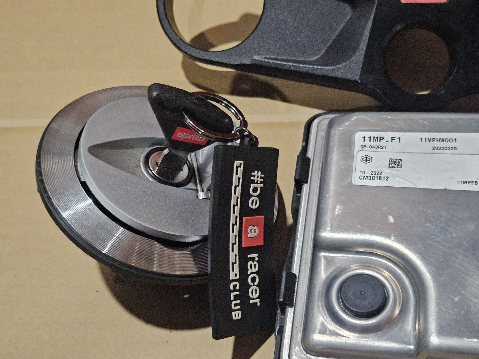 Genuine OEM Aprilia RSV4 1100 ECU Ignition Lockset Gas Cap OEM Keys 2019-2024