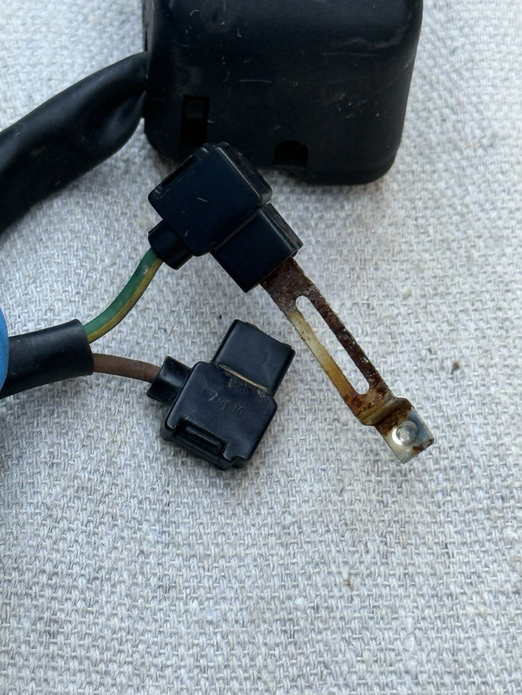 2007-2008 Yamaha YZF-R1 R1 OEM Right Clip-On Handle Bar Kill Start Switch 4C88