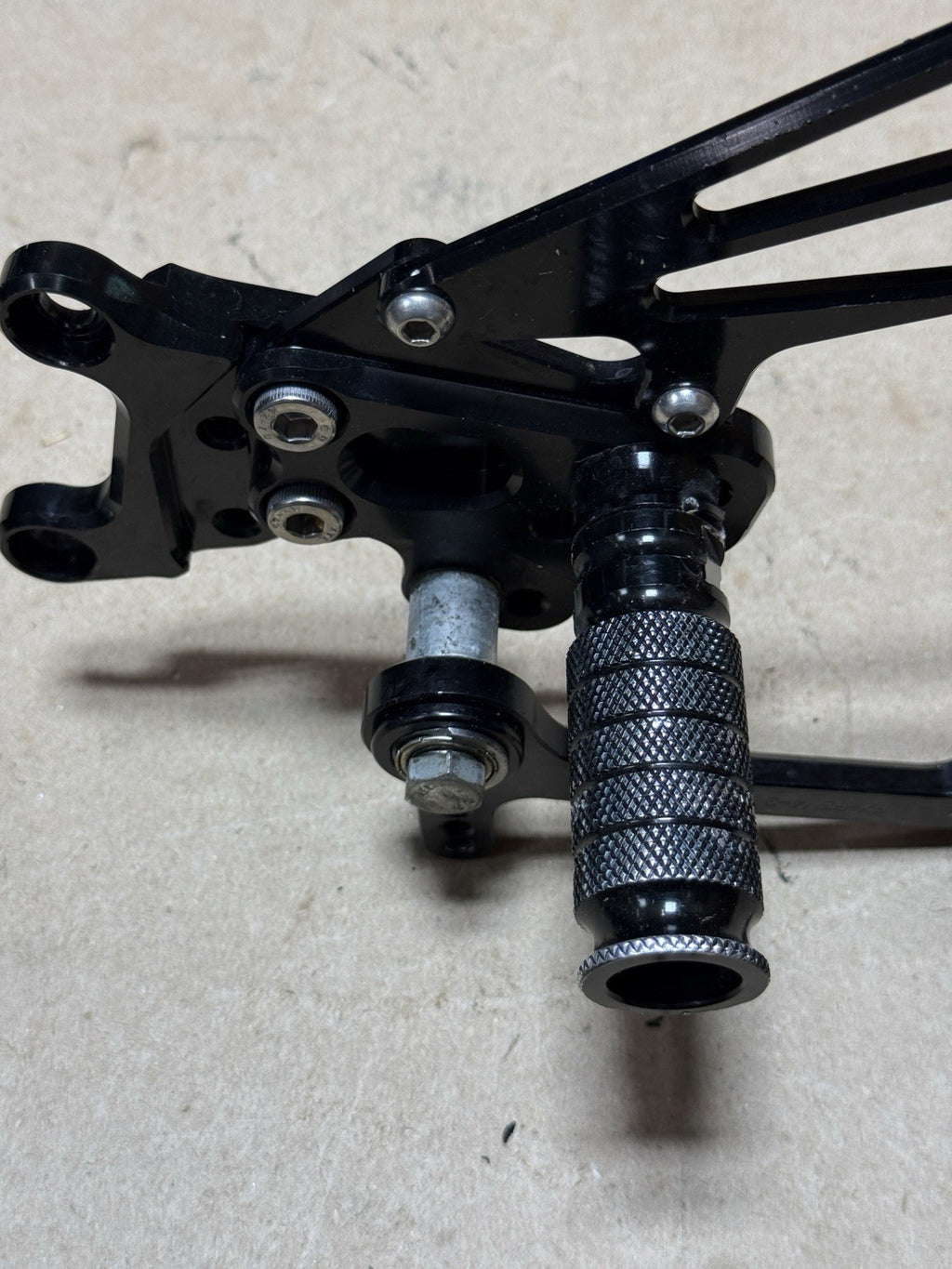 2015-2018 Aprilia RSV4 RR RF Adjustable Rearsets Rear Sets Foot Pegs L&R Black