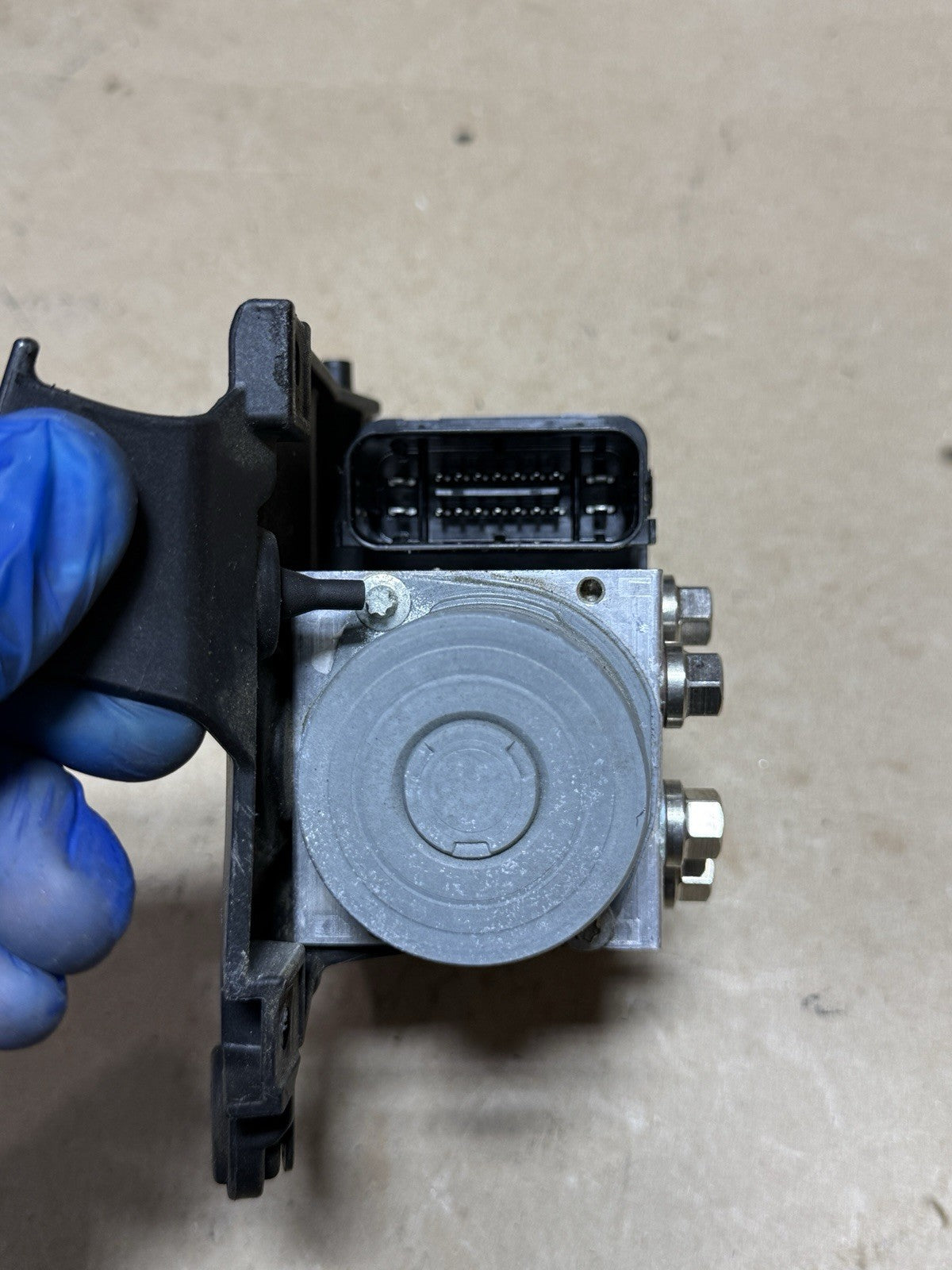 15-18 Aprilia Tuono 1100 RSV4 OEM ABS Brake Servo Control Unit 2D00265