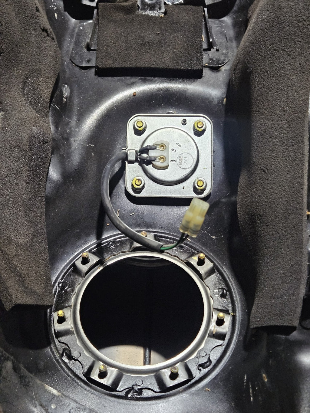 08-16 CB1000R Small Dent Gas Tank Fuel Cell Petrol Reservoir Black OEM Pump Cap