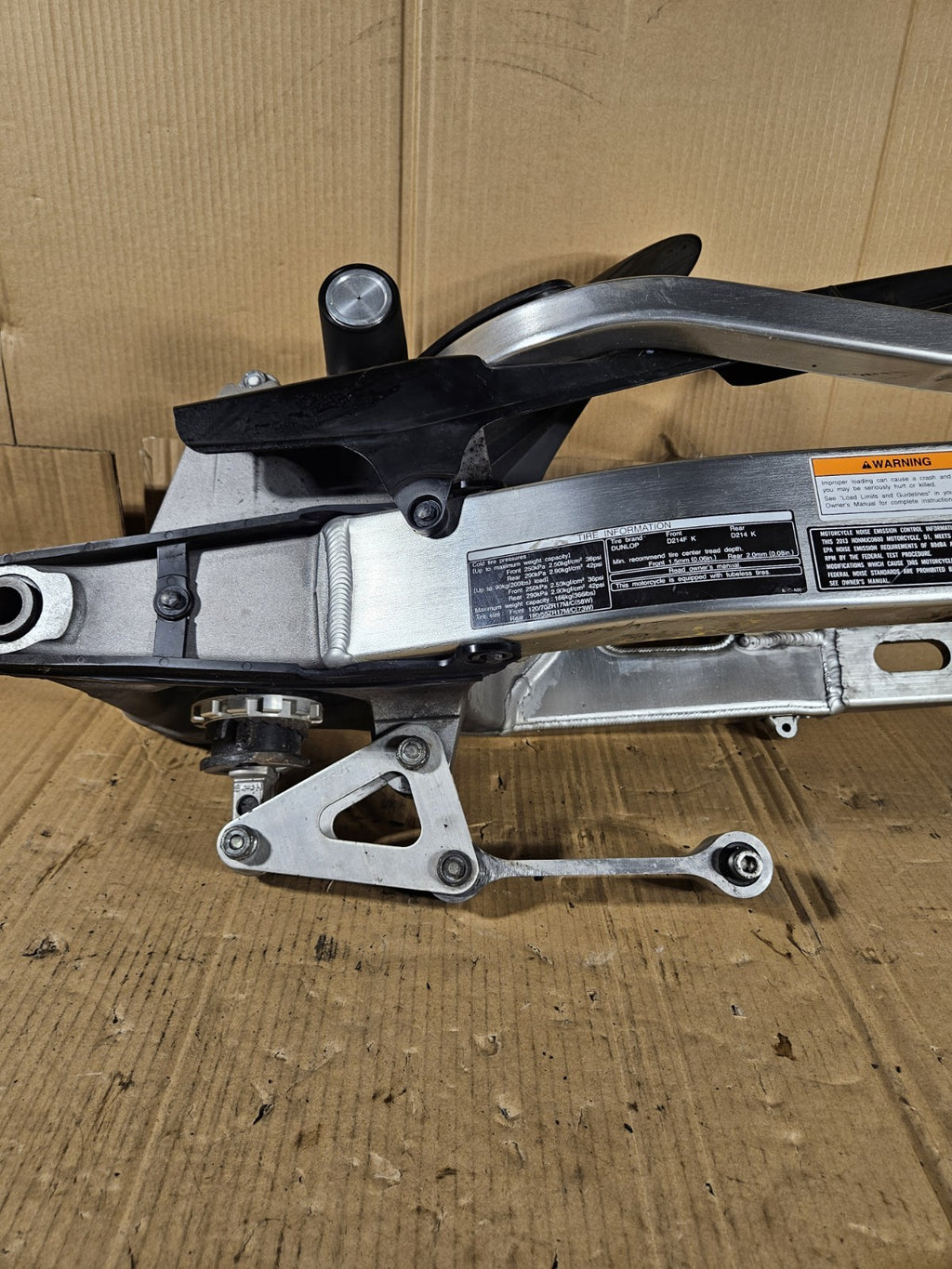 2013-2020 Honda CBR600RR Swing Arm OEM 52200MFJJ30 Genuine Swingarm READ8