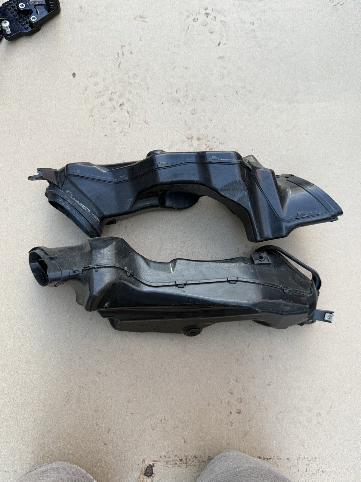 2009-2016 2012 SUZUKI GSXR 1000 OEM RIGHT LEFT AIR INTAKE DUCTS