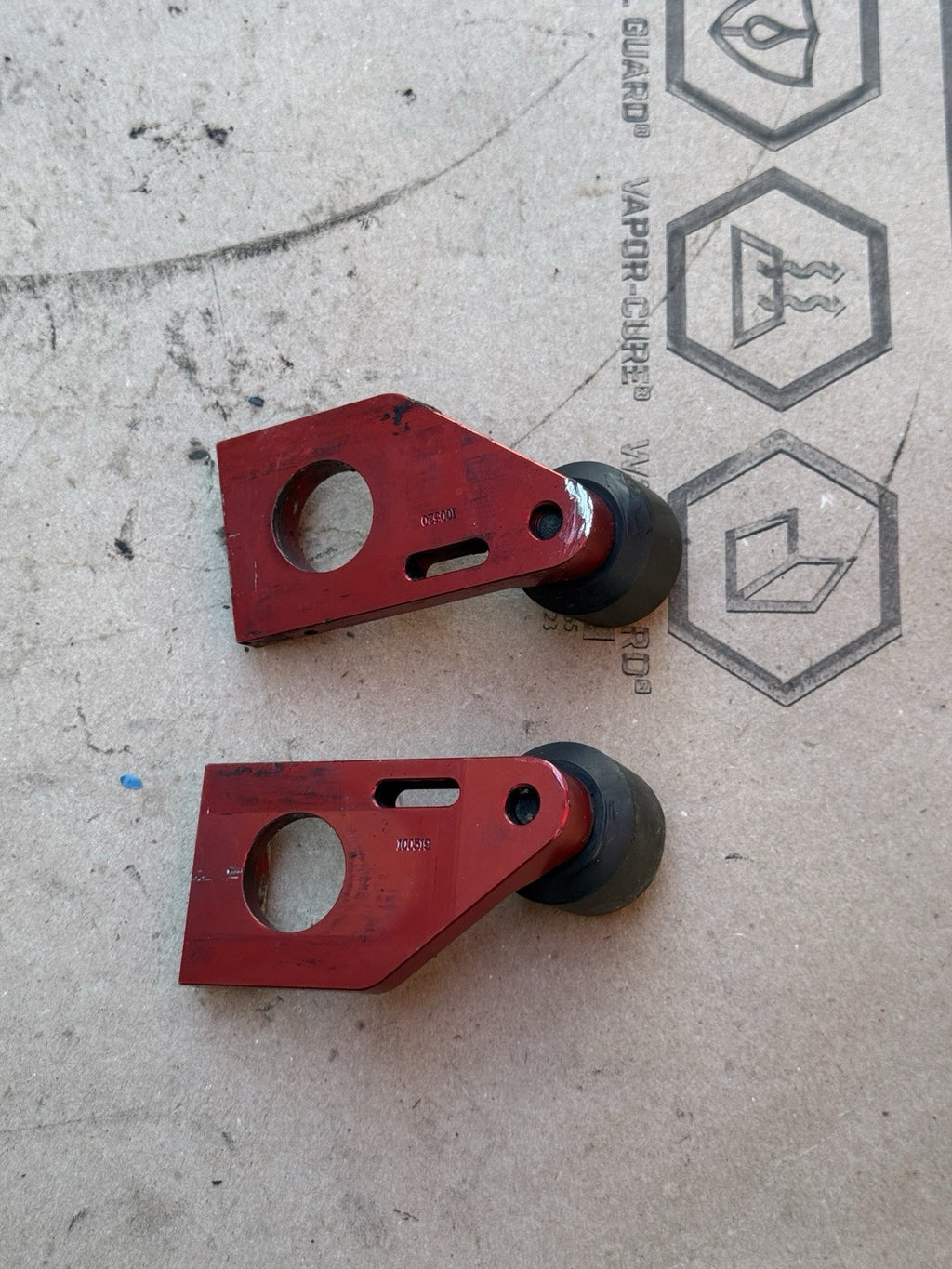 17-25 Suzuki GSXR1000 GSXR1000R Driven Racing Red Axle Block Sliders Pair2
