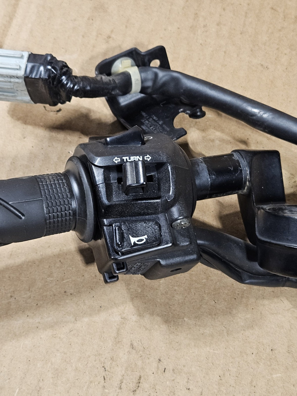2005-2007 Honda CBR1000RR OEM Left Clip-On Handlebar Switch Grip 53150-MEL-D0010
