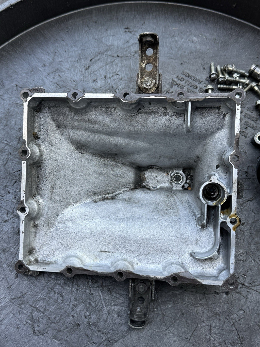 00 03 SUZUKI GSXR 600 750 GSXR600 GSXR750 ENGINE COVER OIL PAN  PUMP PICKUP  OEM0