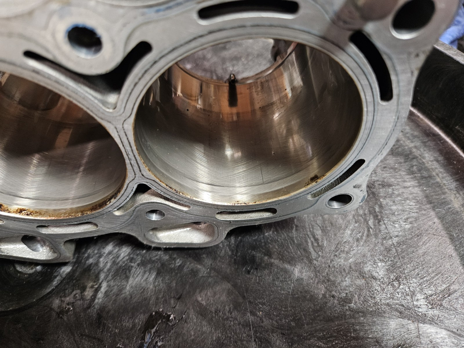 15-19 2015 BMW S1000RR HP4 OEM Crankcase Engine Block Cases Bottom End
